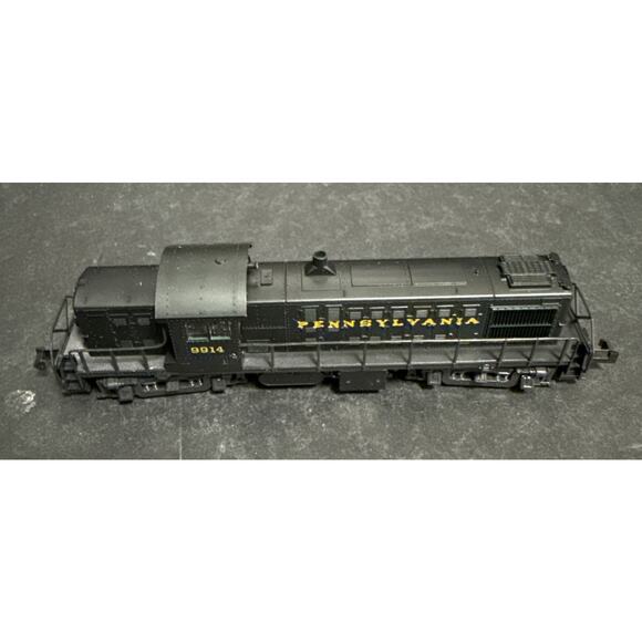 Atlas RS-1 N Scale Pennsylvania Locomotive Train 9914 #4405 Black - Picture 3 of 10